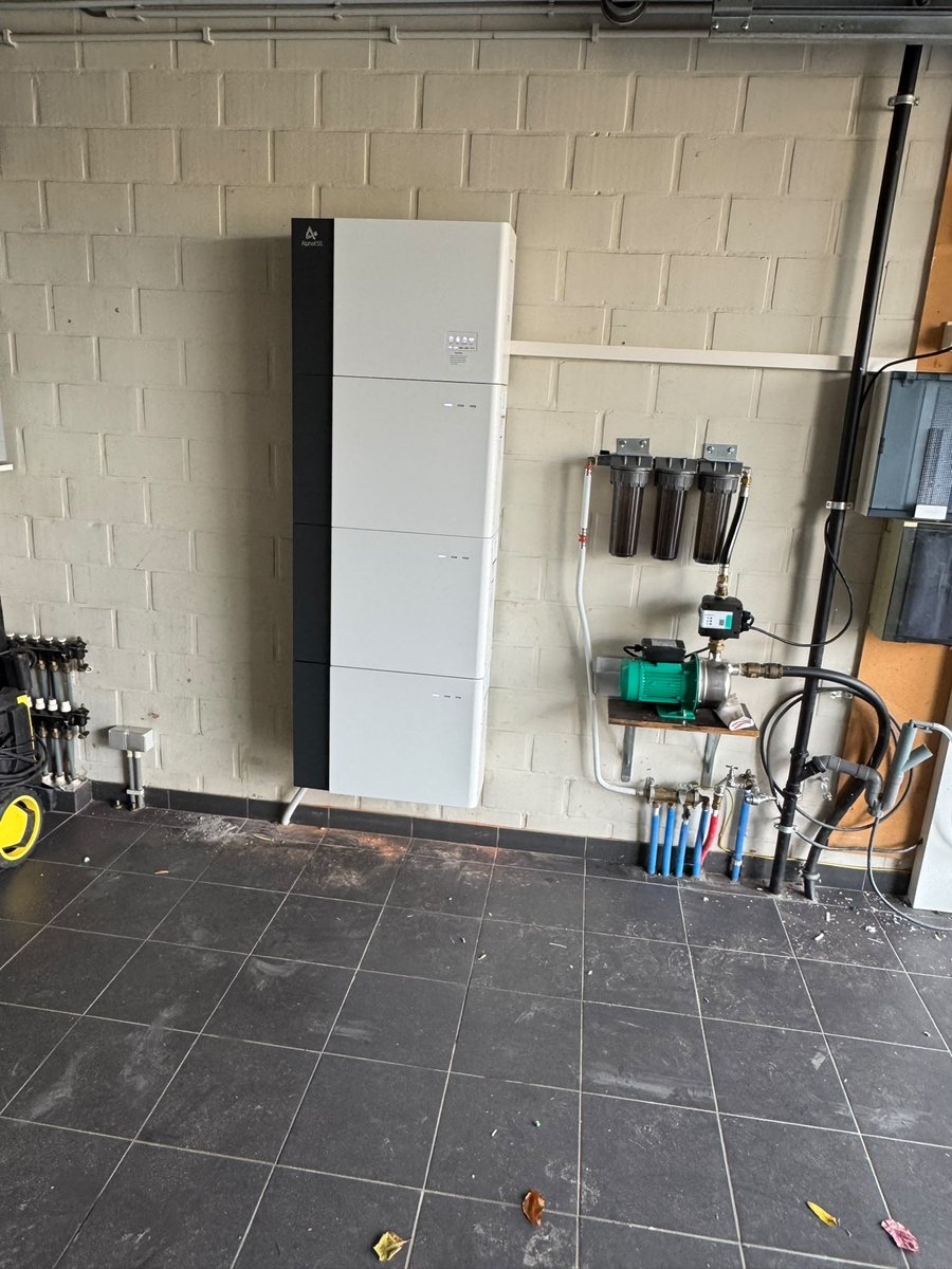 Vloerverwarming installatie met verdeelsysteem